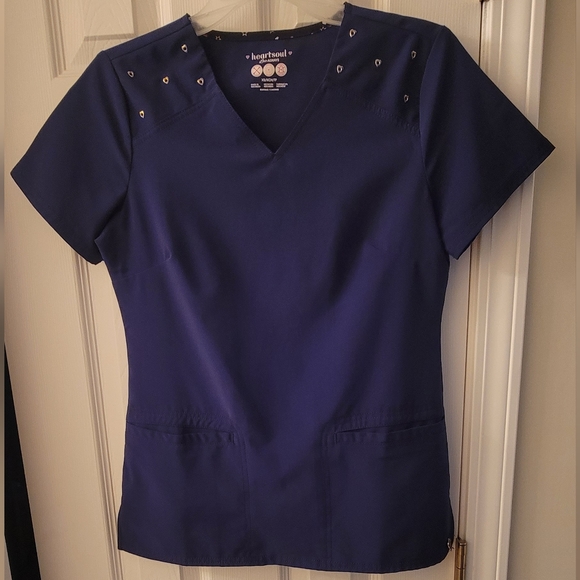 Navy heart soul scrub top with gold heart details - Picture 1 of 3